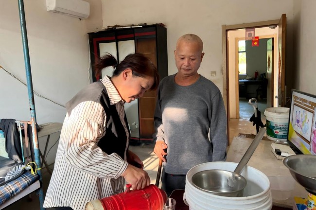 南京六合李久连18载深情守护，用大爱温暖舅舅晚年