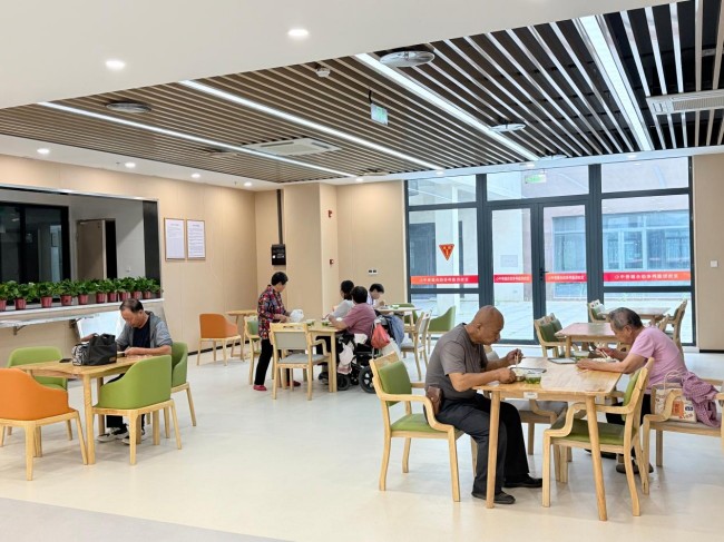南京六合龙池街道“银龄拼好饭”开席啦！