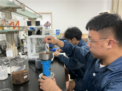 涂岱迪团队首创纳米酒糟家禽饲料，荣获江苏大学生创业金奖